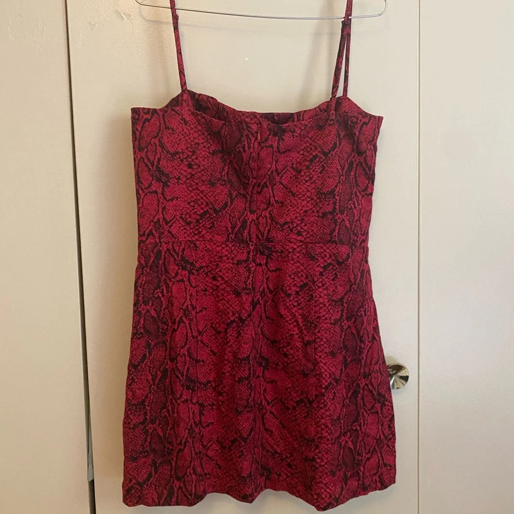 Reformation Morrison Red and Black Snake Print Mini Dress Size 12 - Picture 3 of 11